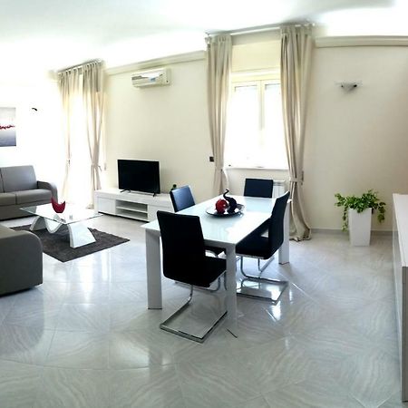 My Place Syracuse Bagian luar foto